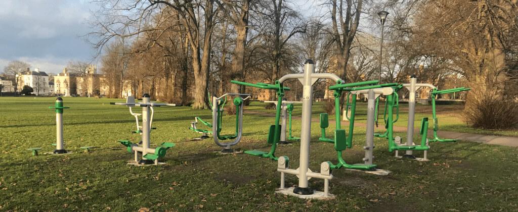 Using outdoor gym equipment to fulfil your new year resolution